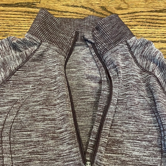 Lululemon pullover half zip - Picture 3 of 7
